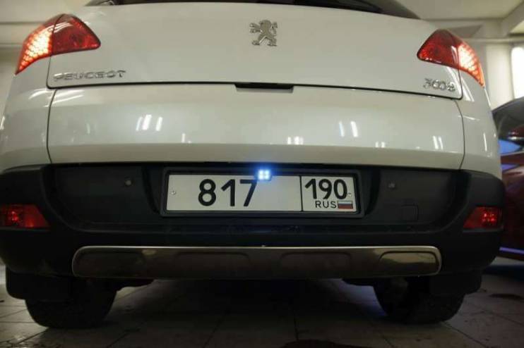 Камера заднего вида в рамке номерного знака AVIS AVS388CPR (CCD) с LED подсветкой