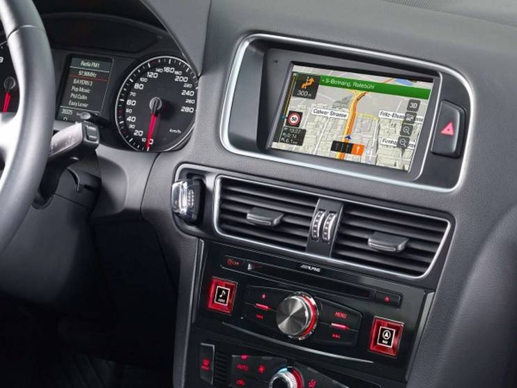 Штатное головное устройство Alpine X702D-Q5